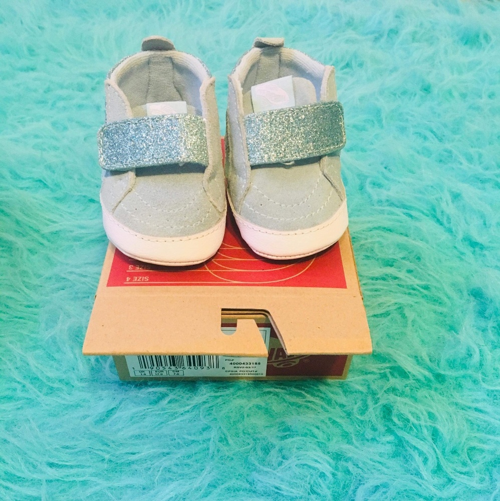 Vans - Picture 3 of 3
